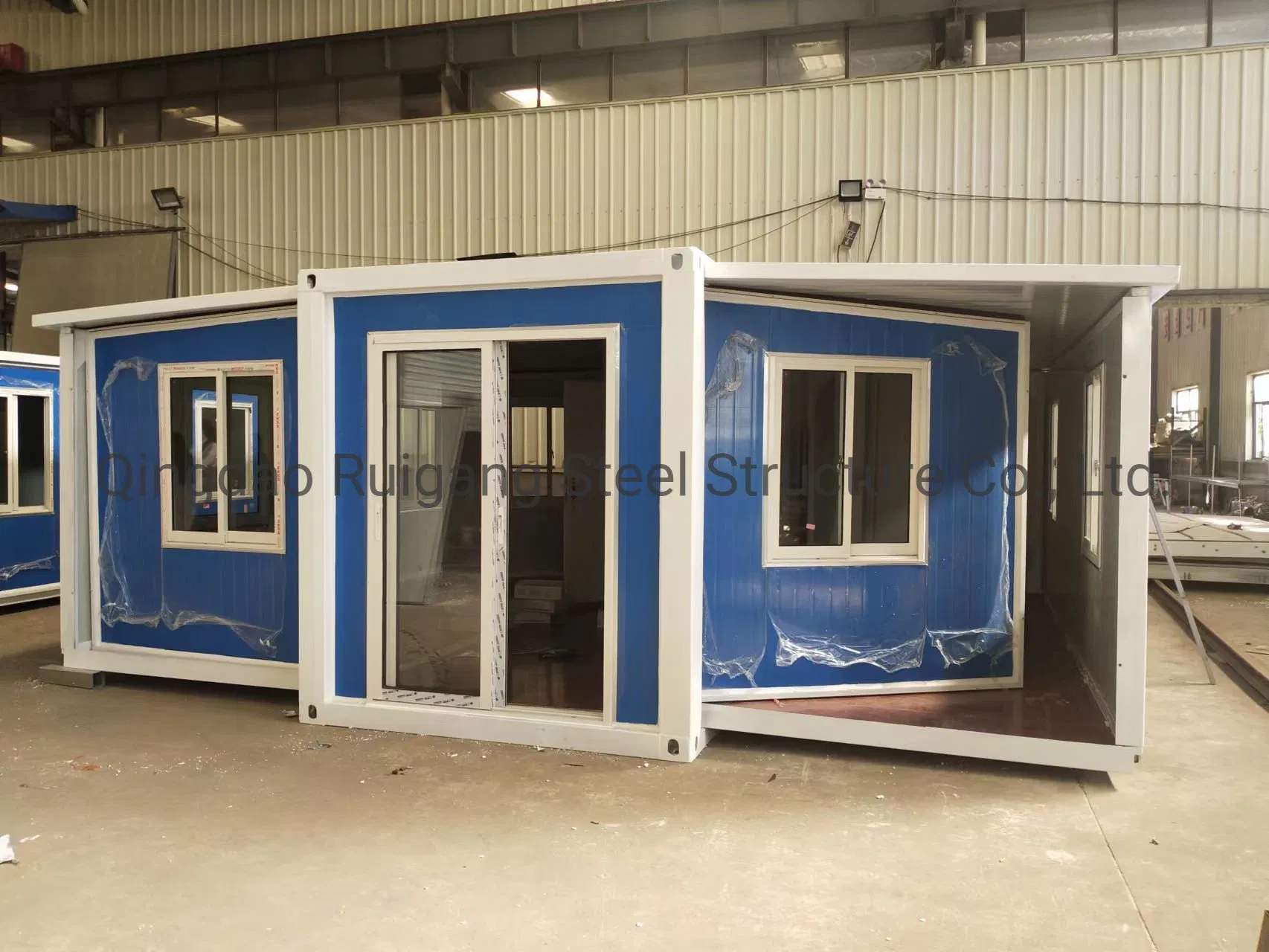 Easy Install Mobile Tiny Heat Insulated Prefabricated Expandable Container House Guard Caravan House Kits for Sale with Free Design