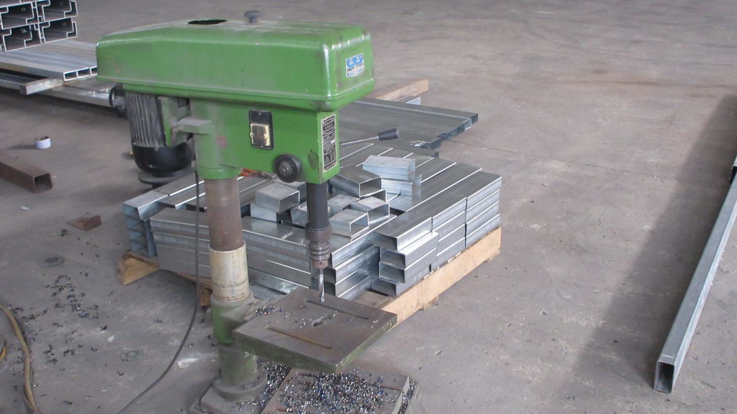 Punch hole machine for structural steel component perforation