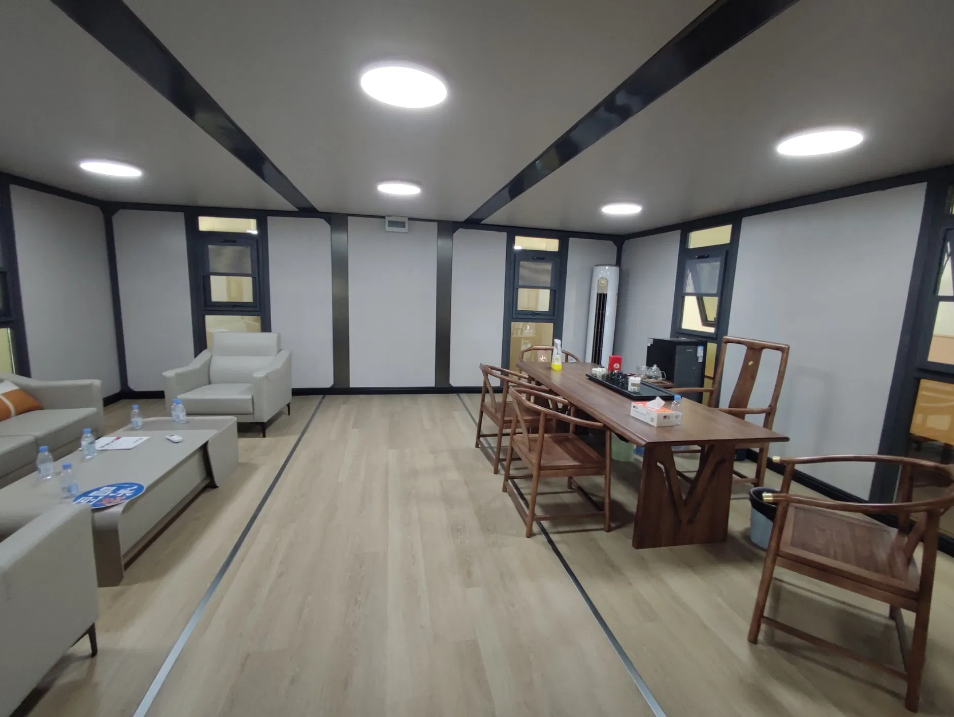 Luxury Waterproof Modern Portable Movable Prefabricated Container House