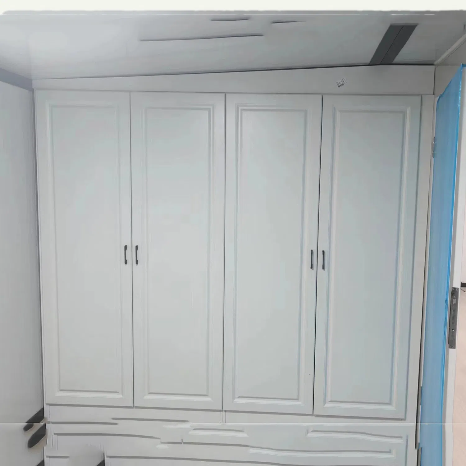 Prefabricated Family High-Quality Residential Buildingsglass Flat Packaging Container Houses, Using Steel Structural Materials High Prefabricated House