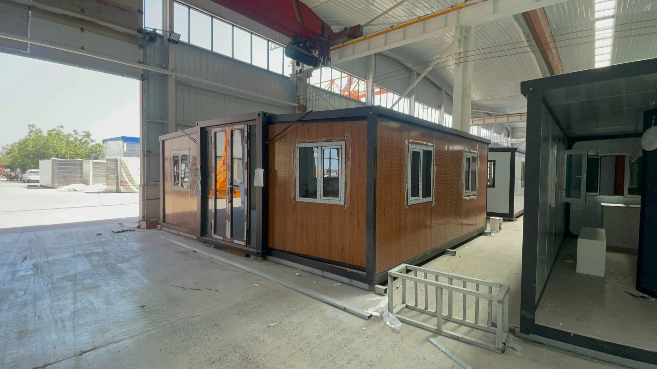 Waterproof Prefabricated 40FT 20FT Folding Portable Home Two Bedroom Prefab Outdoor Expandable Container House