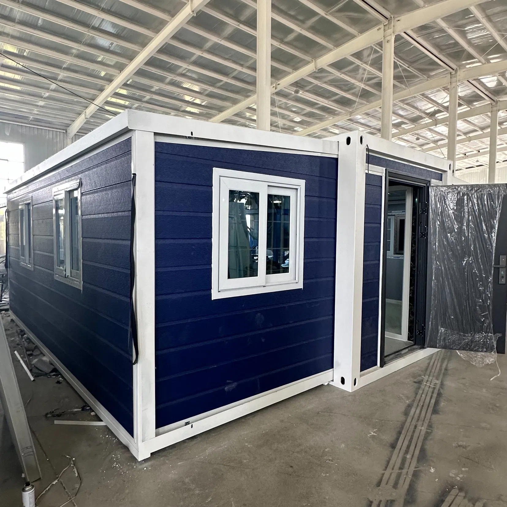 High Quality Fast Installation/Waterproof/Fireproof Prefabricated House Container House Luxury Expandable Modular House for Office