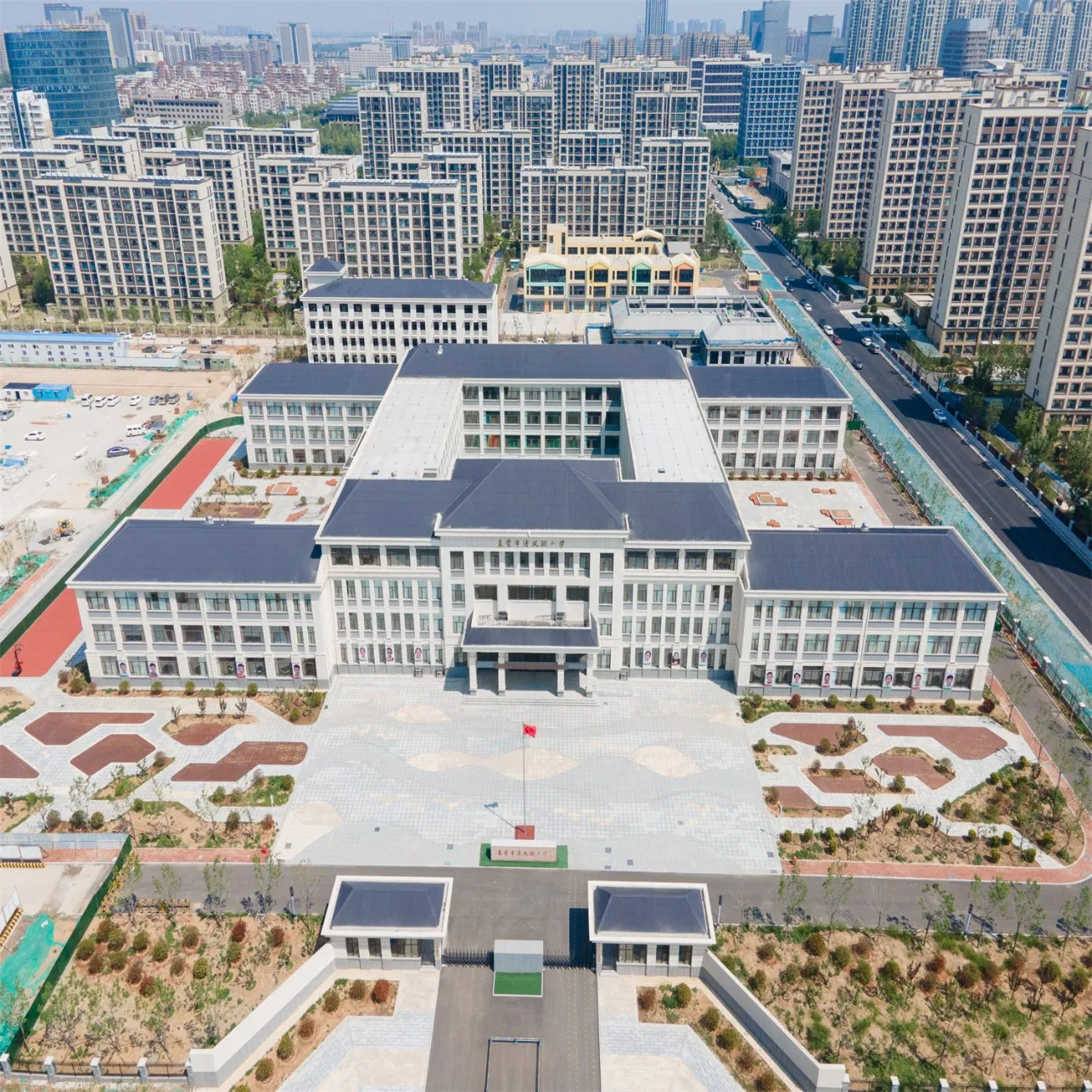 China Wholesale Prefab/Prefabricated Industrial Rock Wool Foam Sandwich Panel Light Structure Building Warehouse Steel Structure Workshop for Hangar