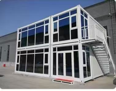 Hot-Selling Container Homes, 6 Units Per Set. Suitable for Residential or Office Use. Can Be Equipped with Solar Panels