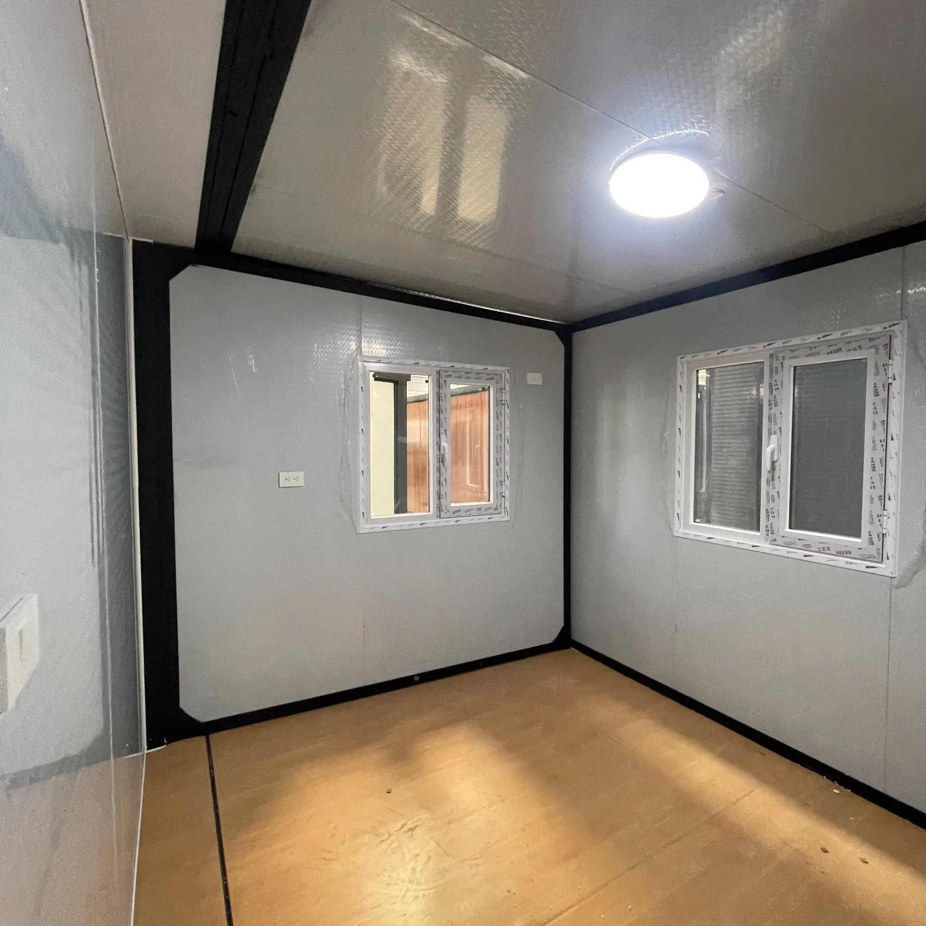 Waterproof Prefabricated 40FT 20FT Folding Portable Home Two Bedroom Prefab Outdoor Expandable Container House