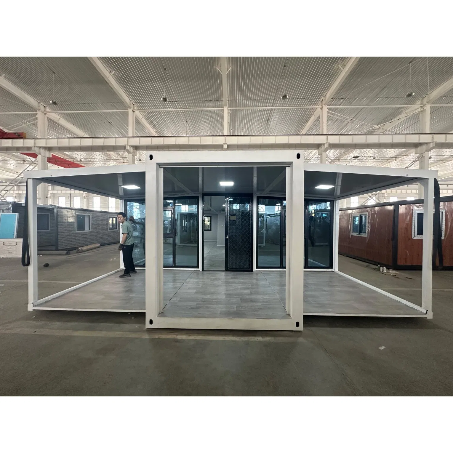 High Quality Fast Installation/Waterproof/Fireproof Prefabricated House Container House Luxury Expandable Modular House for Office