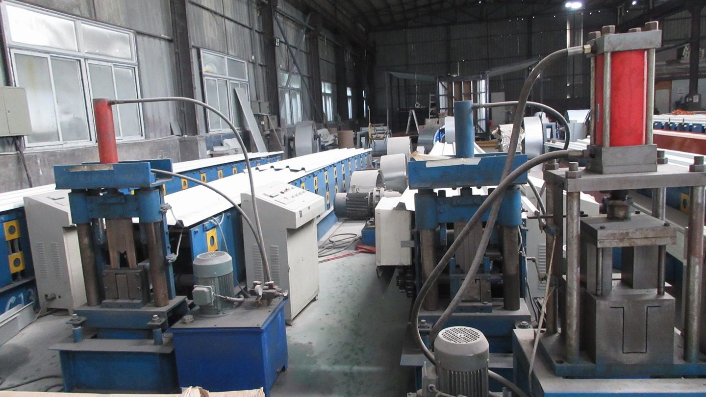 CNC bending machine for precision metal sheet forming