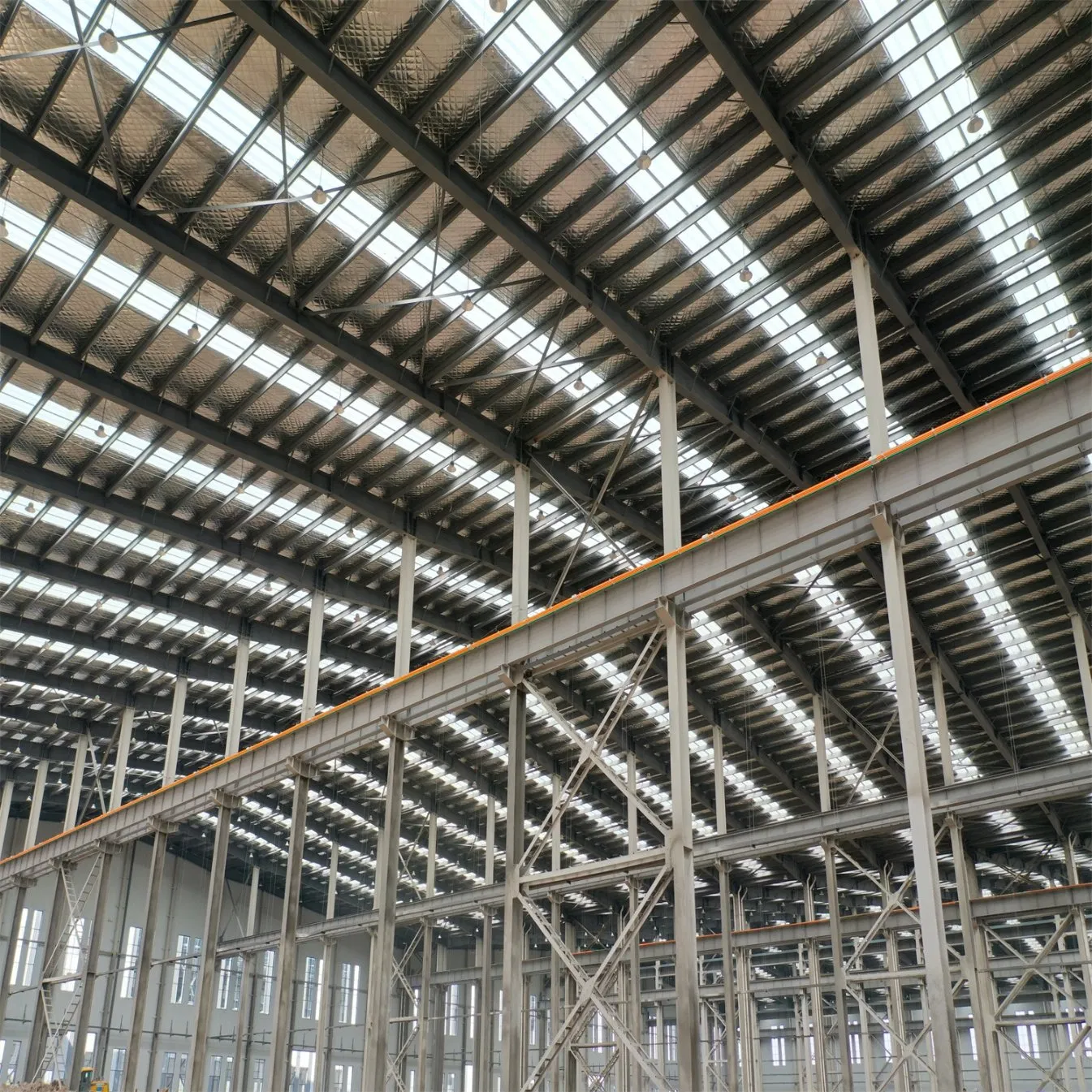 China Wholesale Prefab/Prefabricated Industrial Rock Wool Foam Sandwich Panel Light Structure Building Warehouse Steel Structure Workshop for Hangar