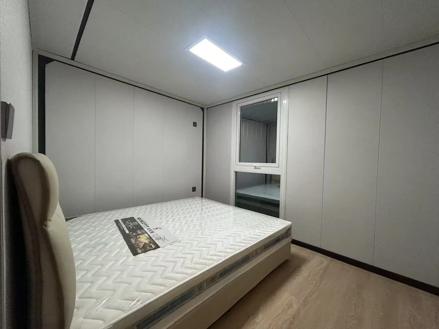 20FT Customized Warm Tiny Steel Modular Prefab Prefabricated Container House Home Villa with Terrace