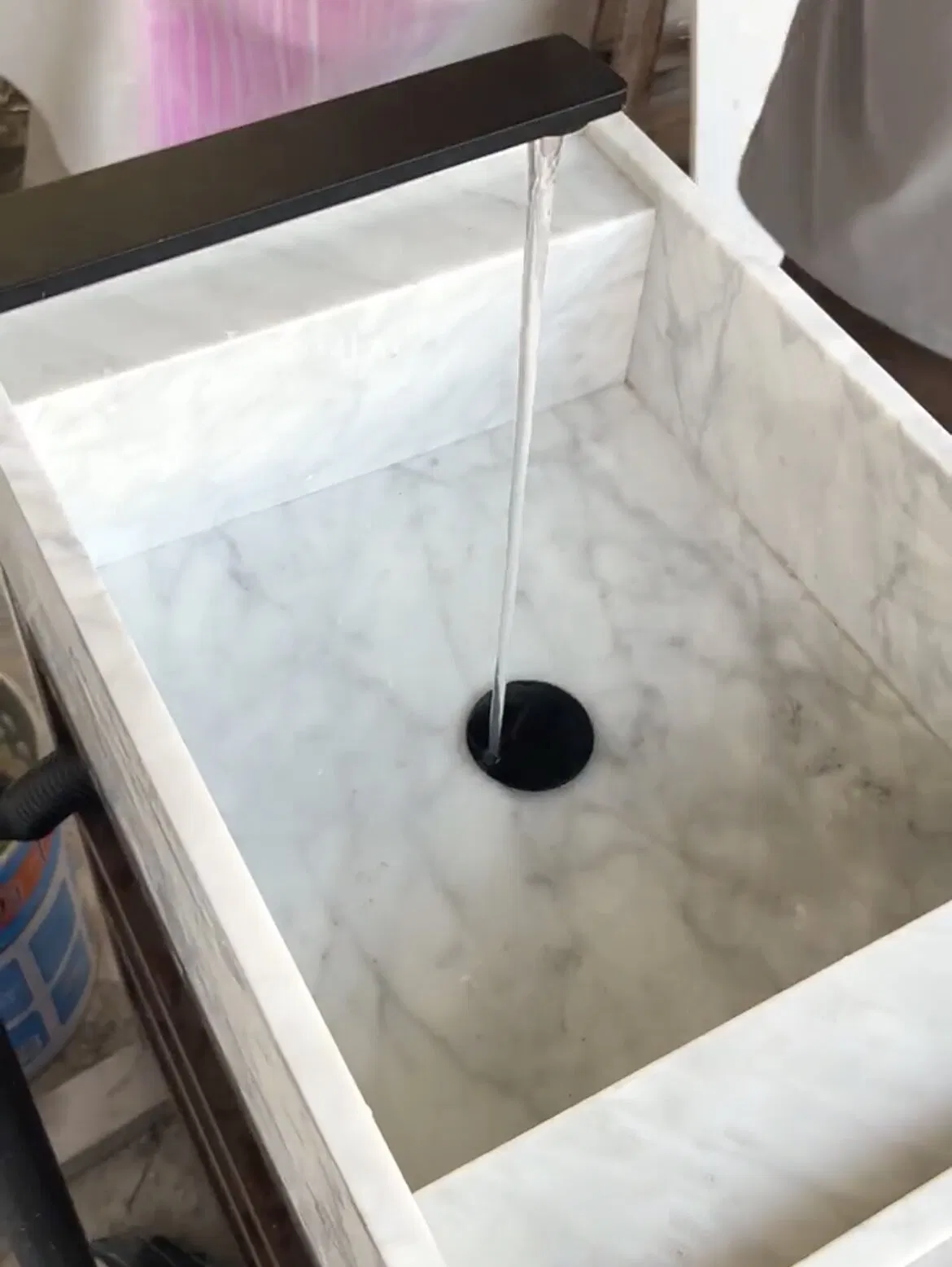 Natural Customized polished/honed Bianco Carrara White Marble Vanity Unit for interior Hotel/Apartment/Villa/Resort/House bathroom/kitchen