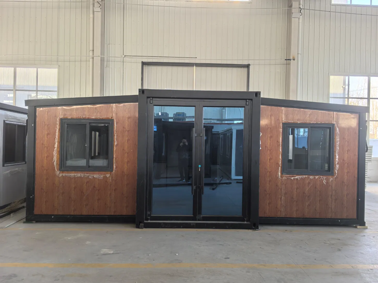 Luxury Waterproof Modern Portable Movable Prefabricated Container House