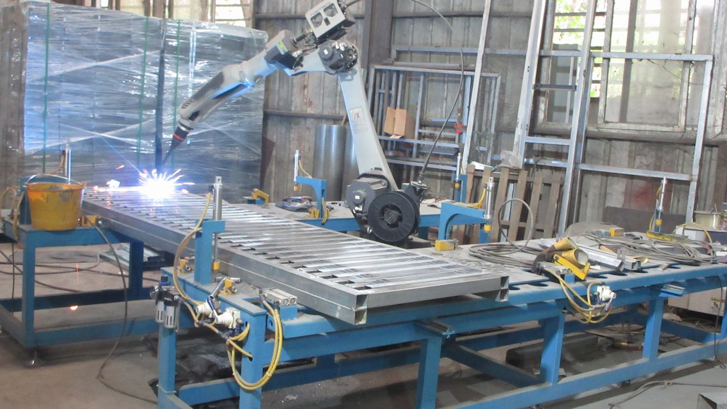 Industrial robot automatic welding machine for structural steel fabrication