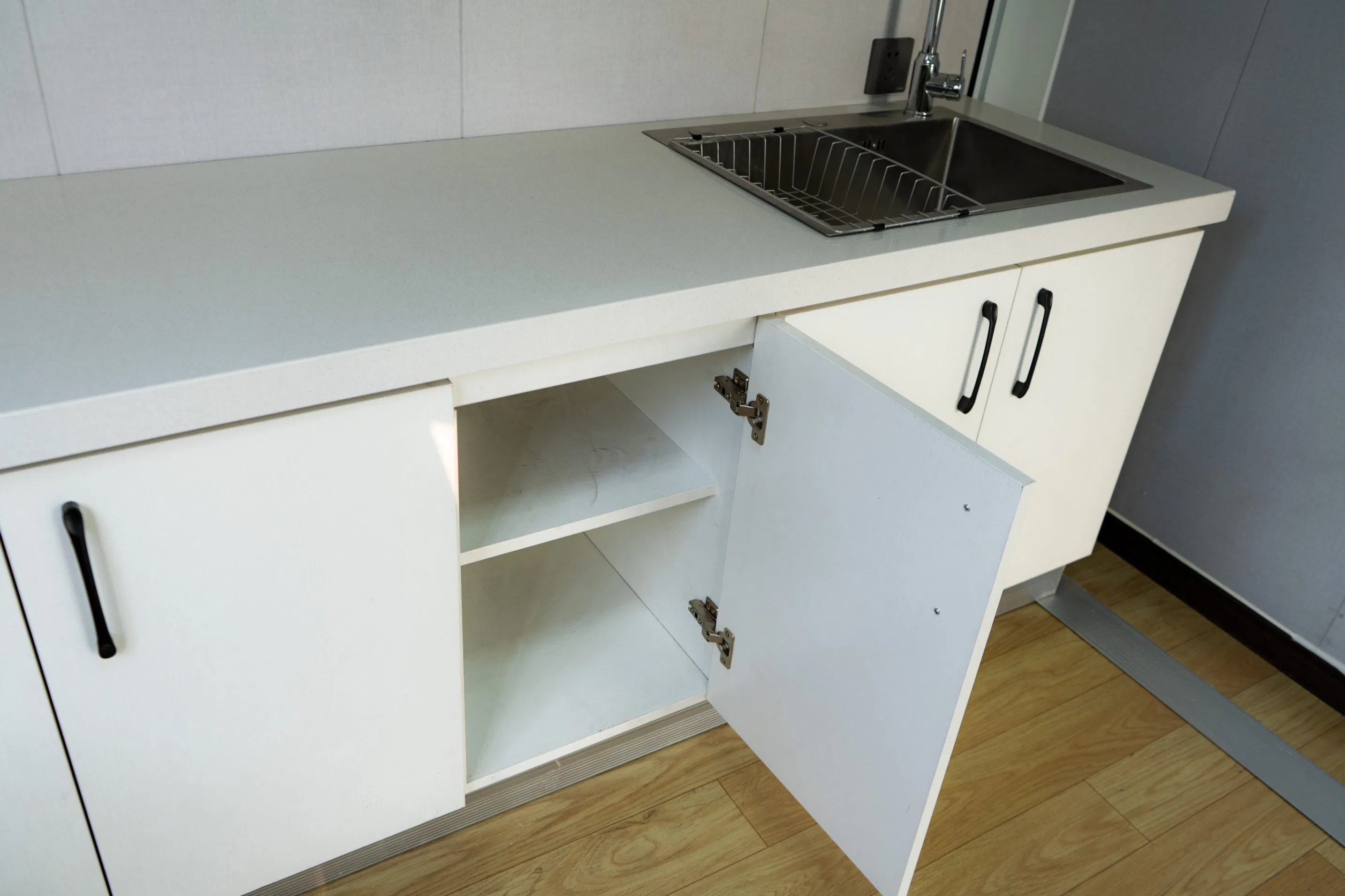 Waterproof Fireproof Capsule Prefabricated Modular Emergency Shelter House