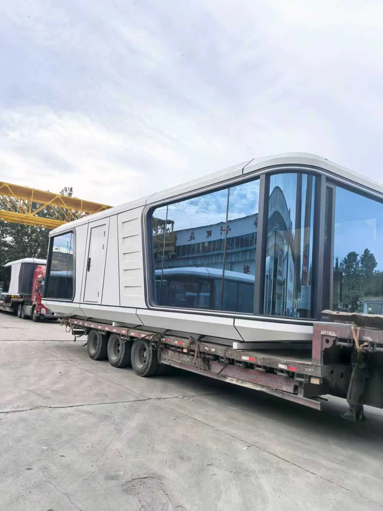 Apple Ecopod Solar-Powered Foldable Cabin for Eco-Lovers Zero Emissions, Portable Design