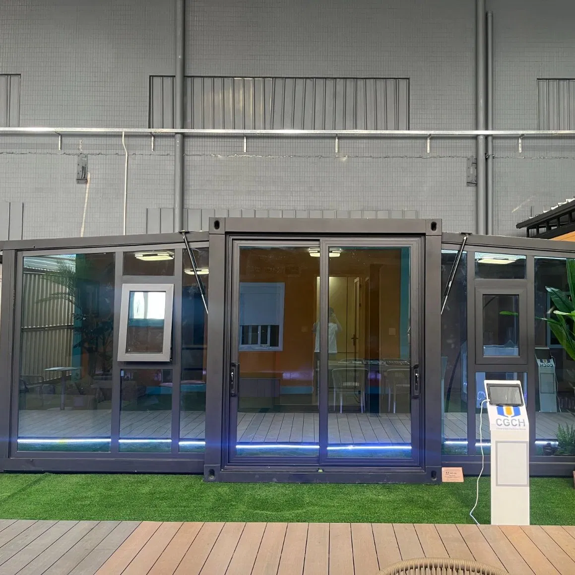 Expand Your Horizons with Prefab Quick - Assembly Container Houses: Perfect for Temporary/Permanent Needs