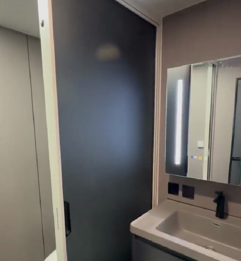 Cheap Price High Quality Prefab Home Portable Capsule House Cost Effective Mobile Capsule Unit Economic Space Module Container House Space Capsule