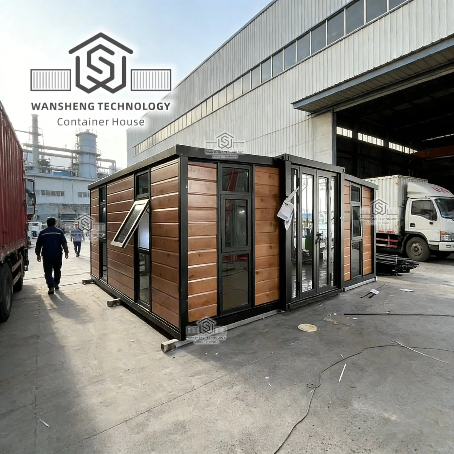 20FT Luxury Floor-to-Ceiling Long Window Double-Wing Expandable Container House