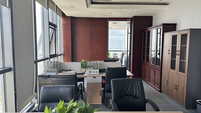 Collapsible modular building system — expandable multi-unit structure for camp and site accommodation