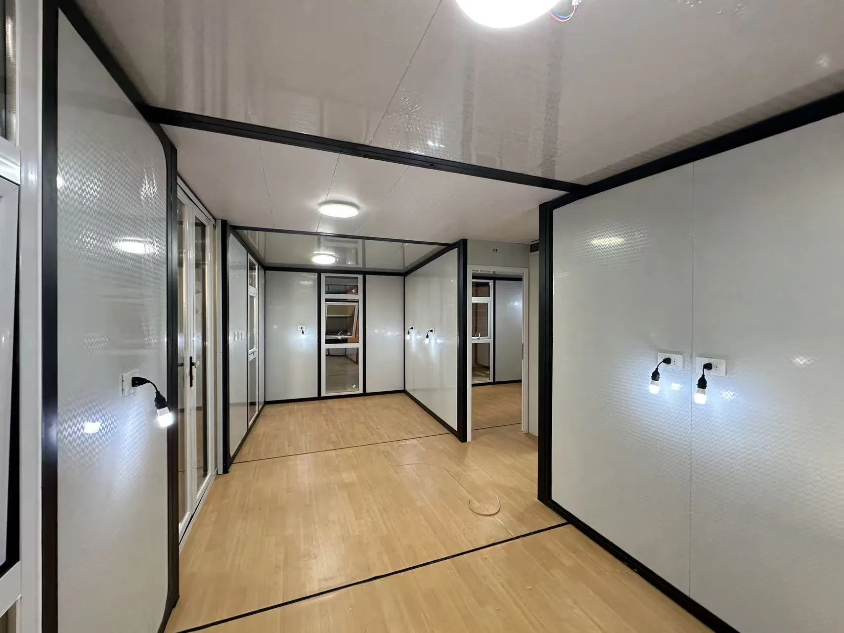 20FT Luxury Floor-to-Ceiling Long Window Double-Wing Expandable Container House