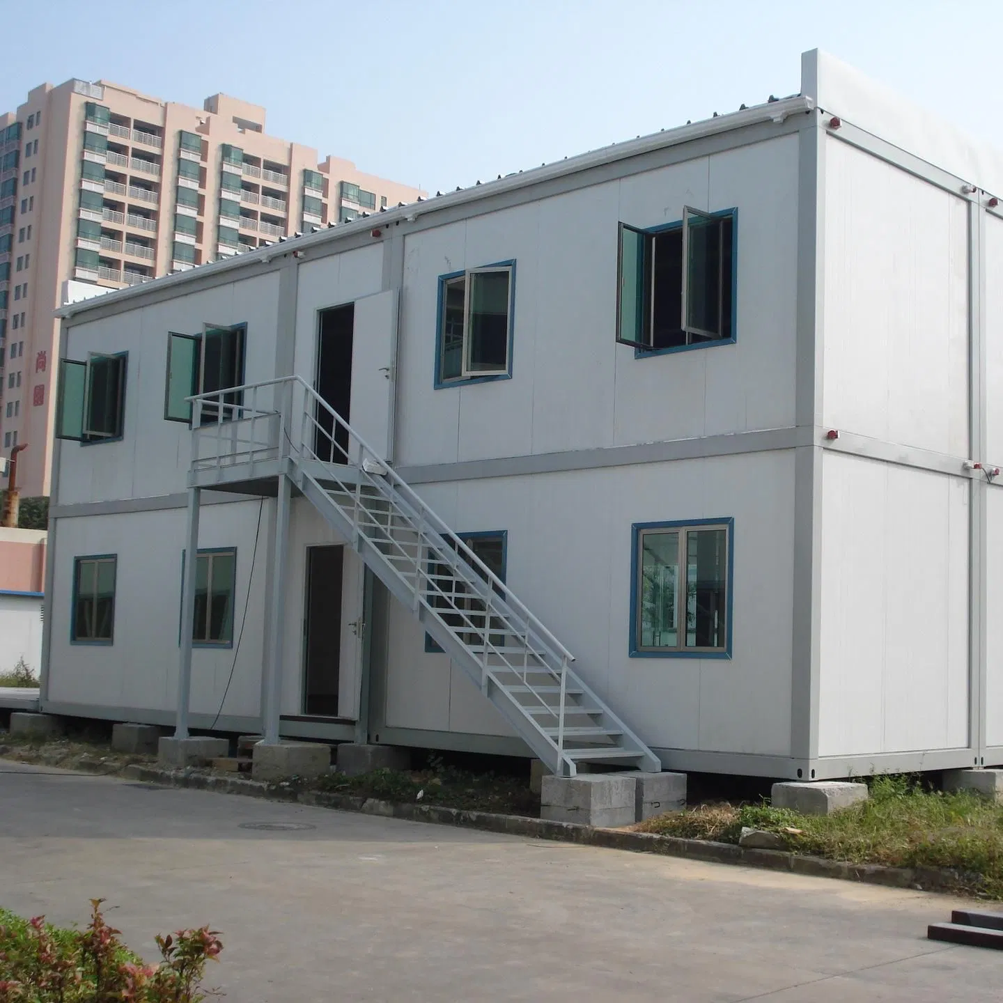 Quick Assembly Lightweight Portable Insulated Mobile Temporary Housing for Construction Site Workers