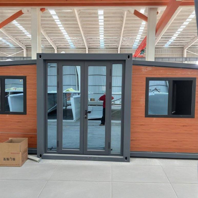 Wholesale Australia Standard Customizable Size Expandable House Foldable Prefab Tiny House 20FT 40FT Mobile Portable House