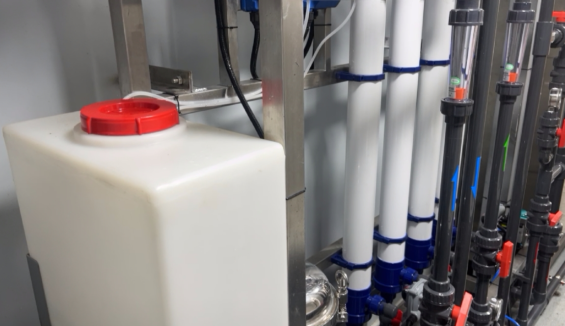 Containerized RO Water Equipment RO System Installed in 20gp Container for Drinking Water Production with Factory Price