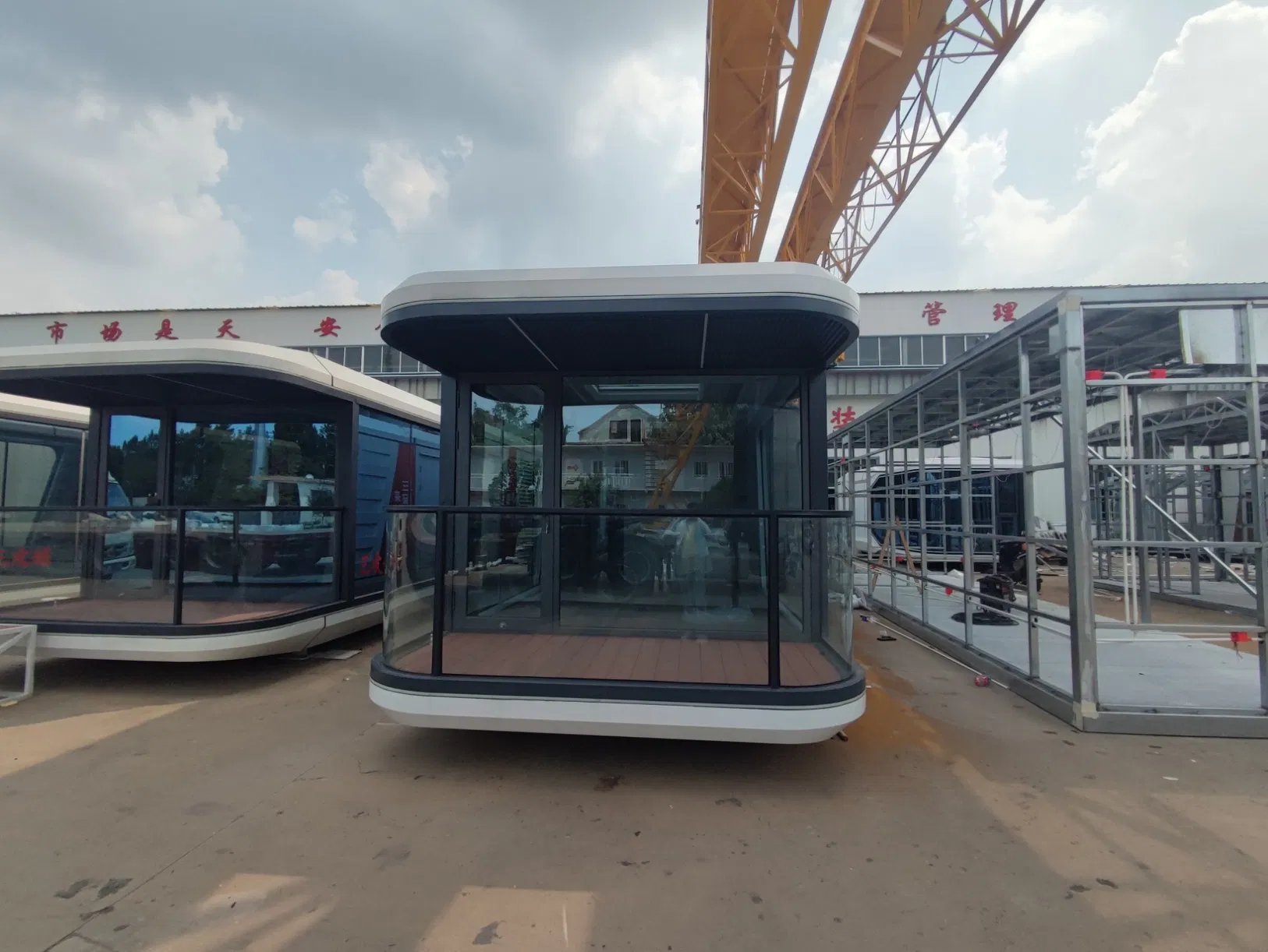 Foldable and Portable Space Cabin with Built-in Decoration, Full-House Smart Appliances, Popular Prefabricated Small Mobile Houses