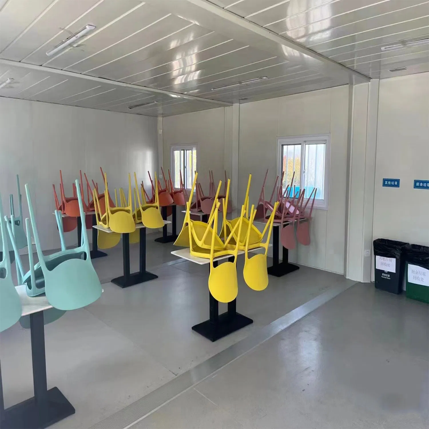 Modular Mobile Housing Prefabricated Portable Modular Housing Frame 20FT 40FT Flat Packaging Container Office