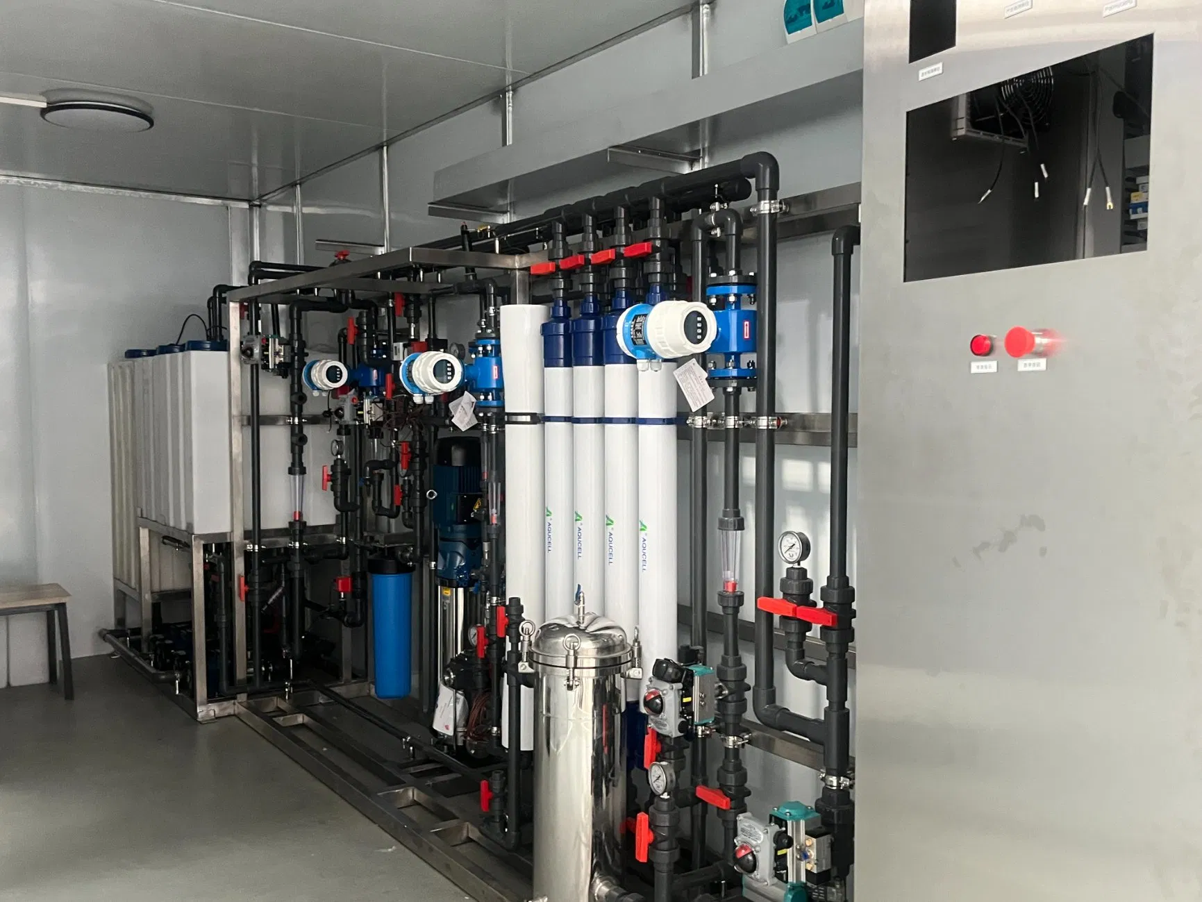 Containerized RO Water Equipment RO System Installed in 20gp Container for Drinking Water Production with Factory Price