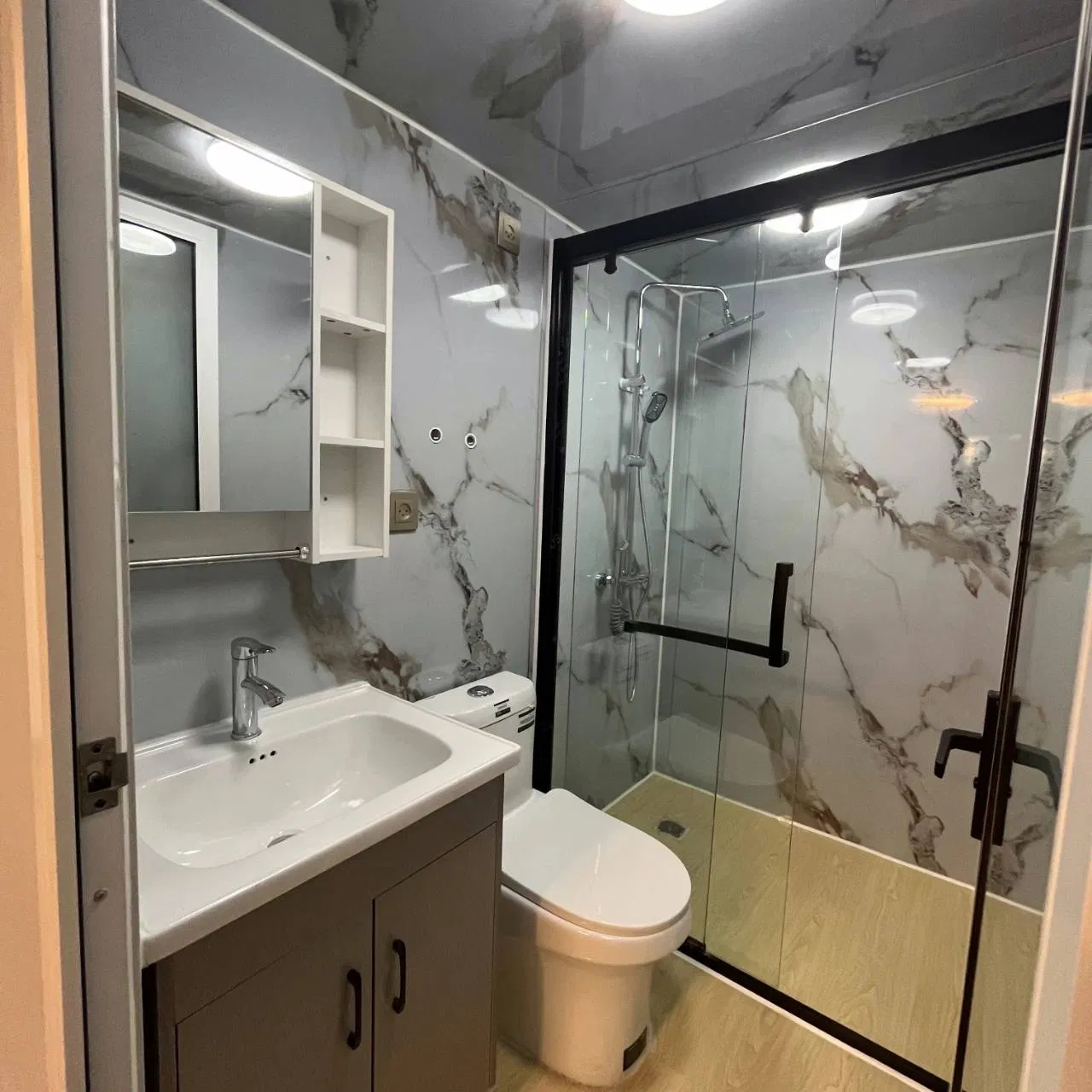 Factory Direct Sales Fireproof Prefabricated House Luxury Residential Light Steel House Villa Detachable Container House PU Sandwich Panel