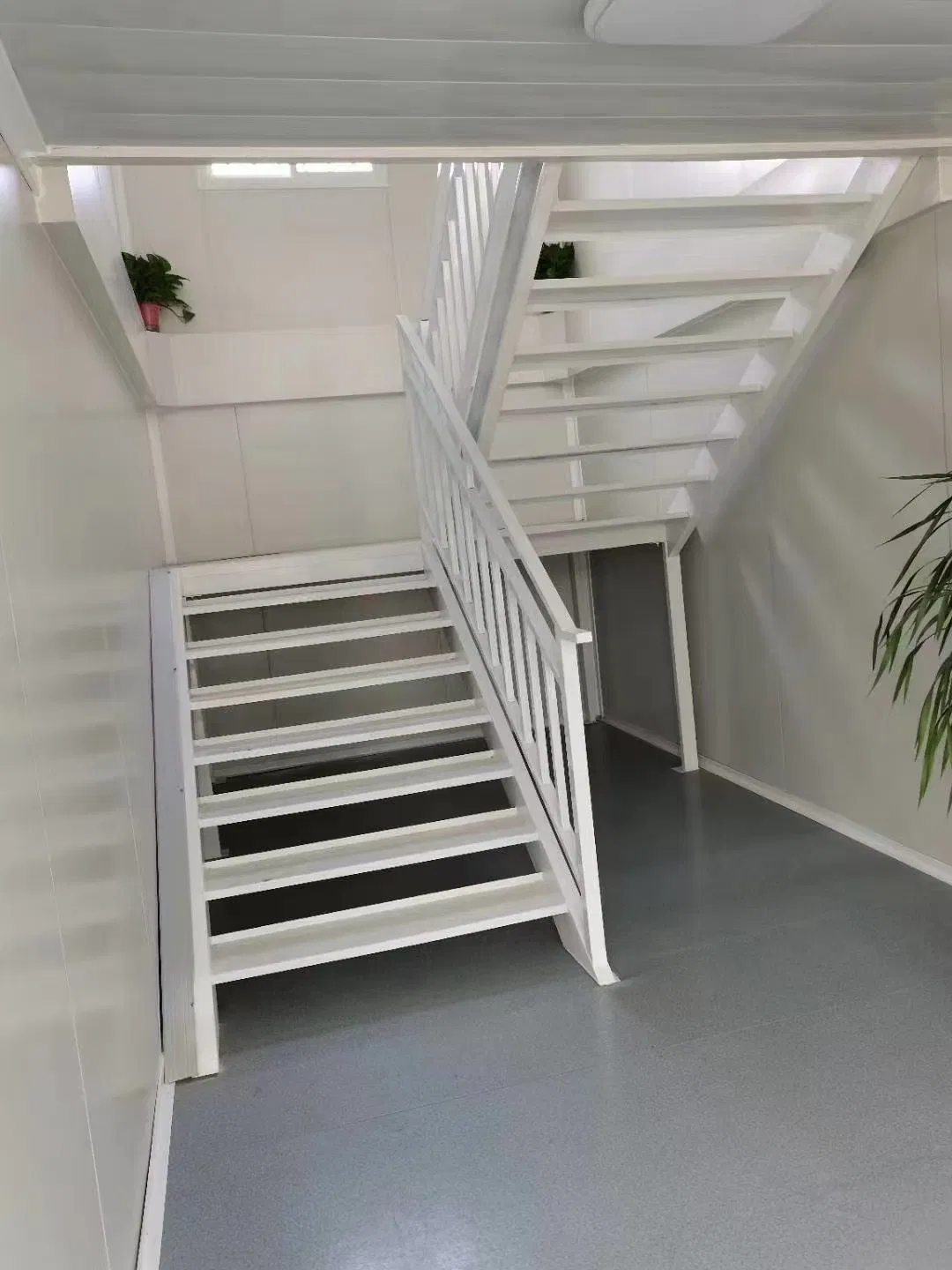 Modern Prefab Flat Pack Container House Detachable Office Use Made of Steel and Sandwich Panel Golden Supplier