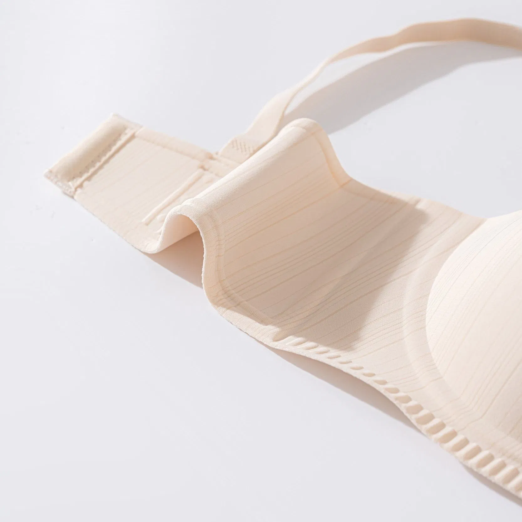 One Piece Sexy Thick Gathering Solid Color Shoulder Strap Adjustable Bra