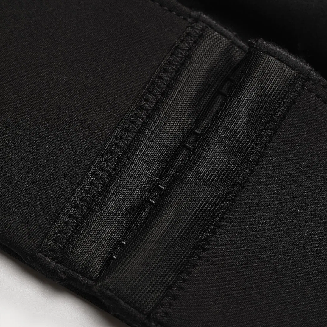 Eco-Friendly Black Yoga Bra with Cross Strap Design