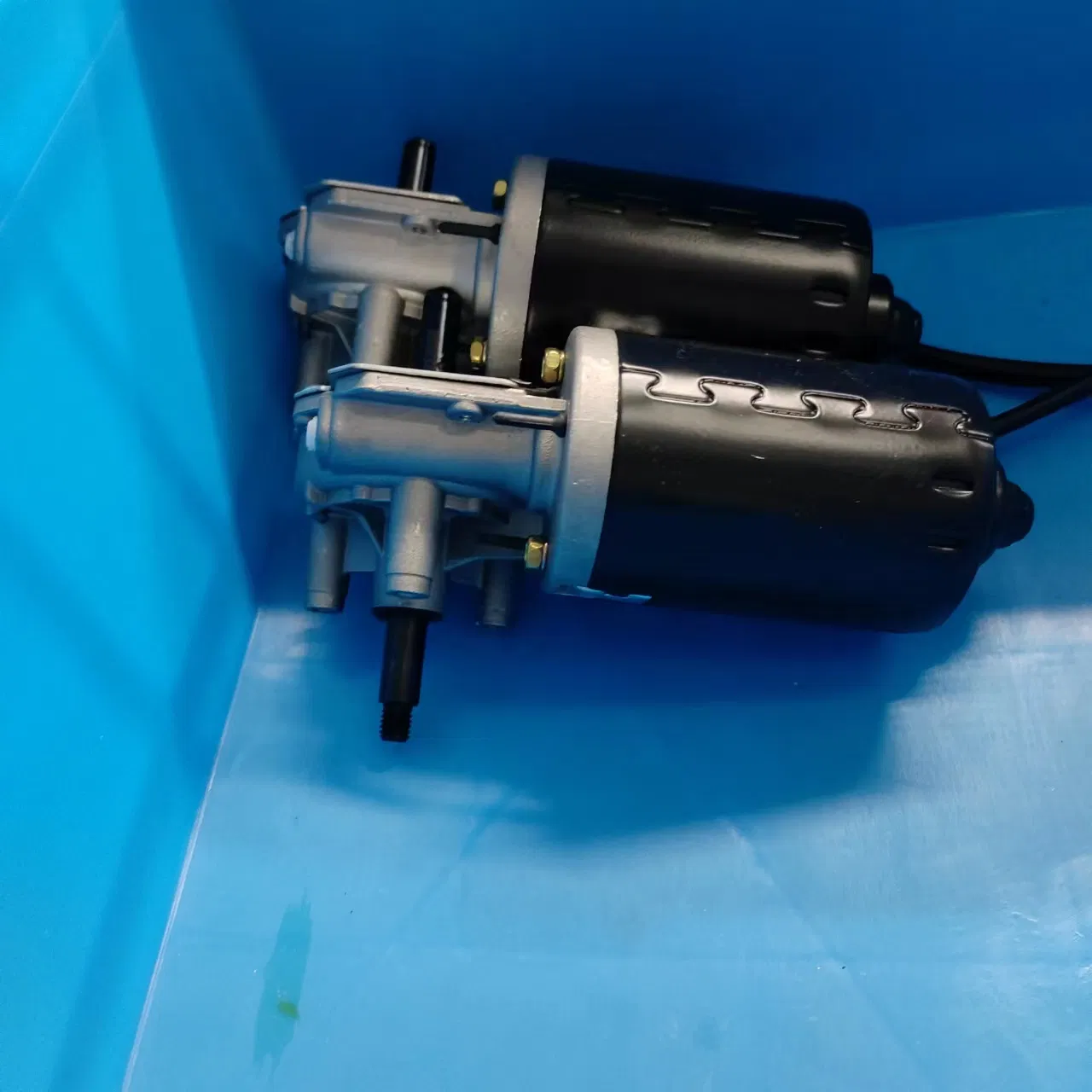 Customize High Torque Car Windscreen Wiper/Rain Wiper Electrical 12/24V DC Worm Gear Motor