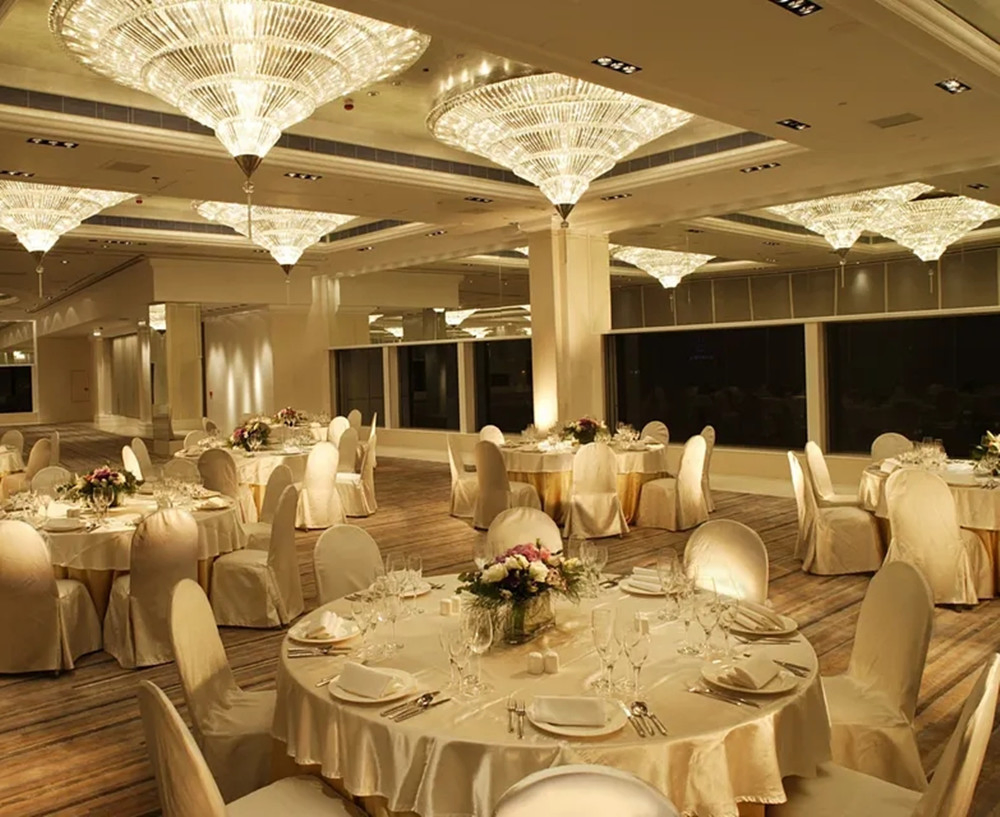 Hotel Lobby K9 Crystal Bar Round Custom Chandelier Modern Creative Pyramid Shape Indoor LED Decorative Lighting