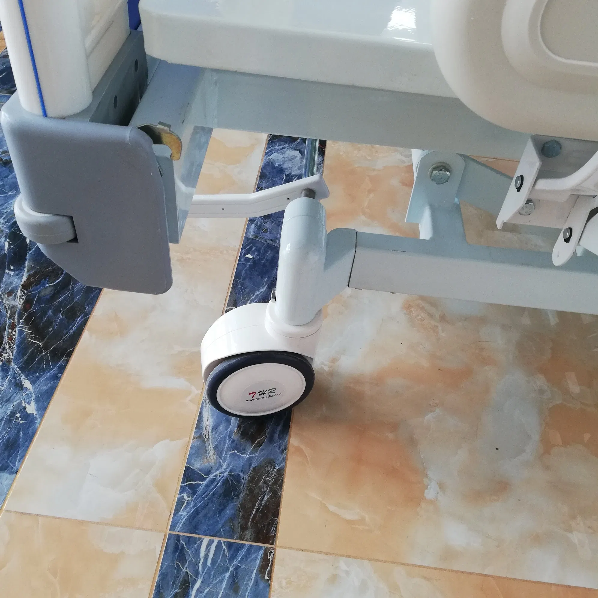 Five Function Electrical ICU Hospital Bed Medical Nursing Bed (THR-EB600)