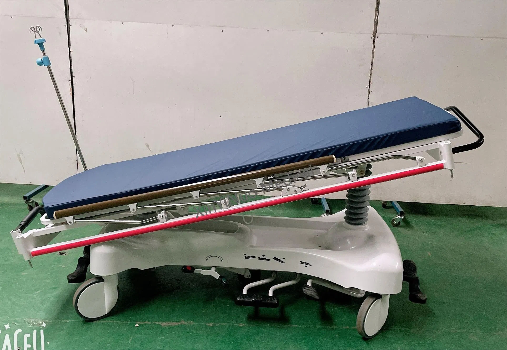 High Quality Hydraulic Multi-Functional Medical Ambulance Emergency Stretcher Trolley Bed