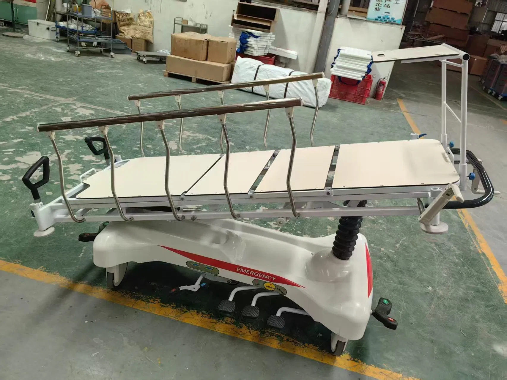 Manufacture Supply Hydraulic Trasfer Bed Adjustable Ambulance Patient Transfer Cart Hospital Emergency Stretcher Trolley Bed