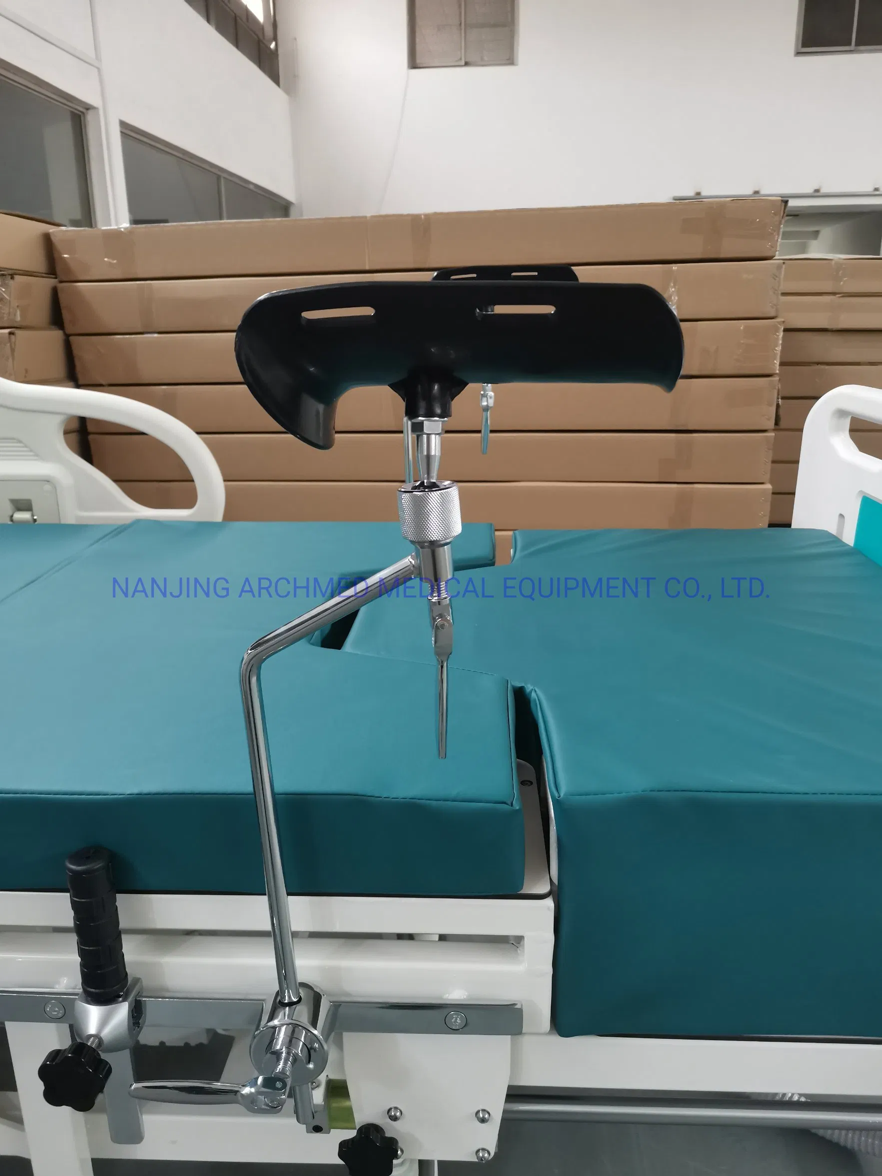 Hospital Furniture Four Functions Electrical Delivery Examination Adjustable Hospital Bed Gynecology Chair with IV Pole