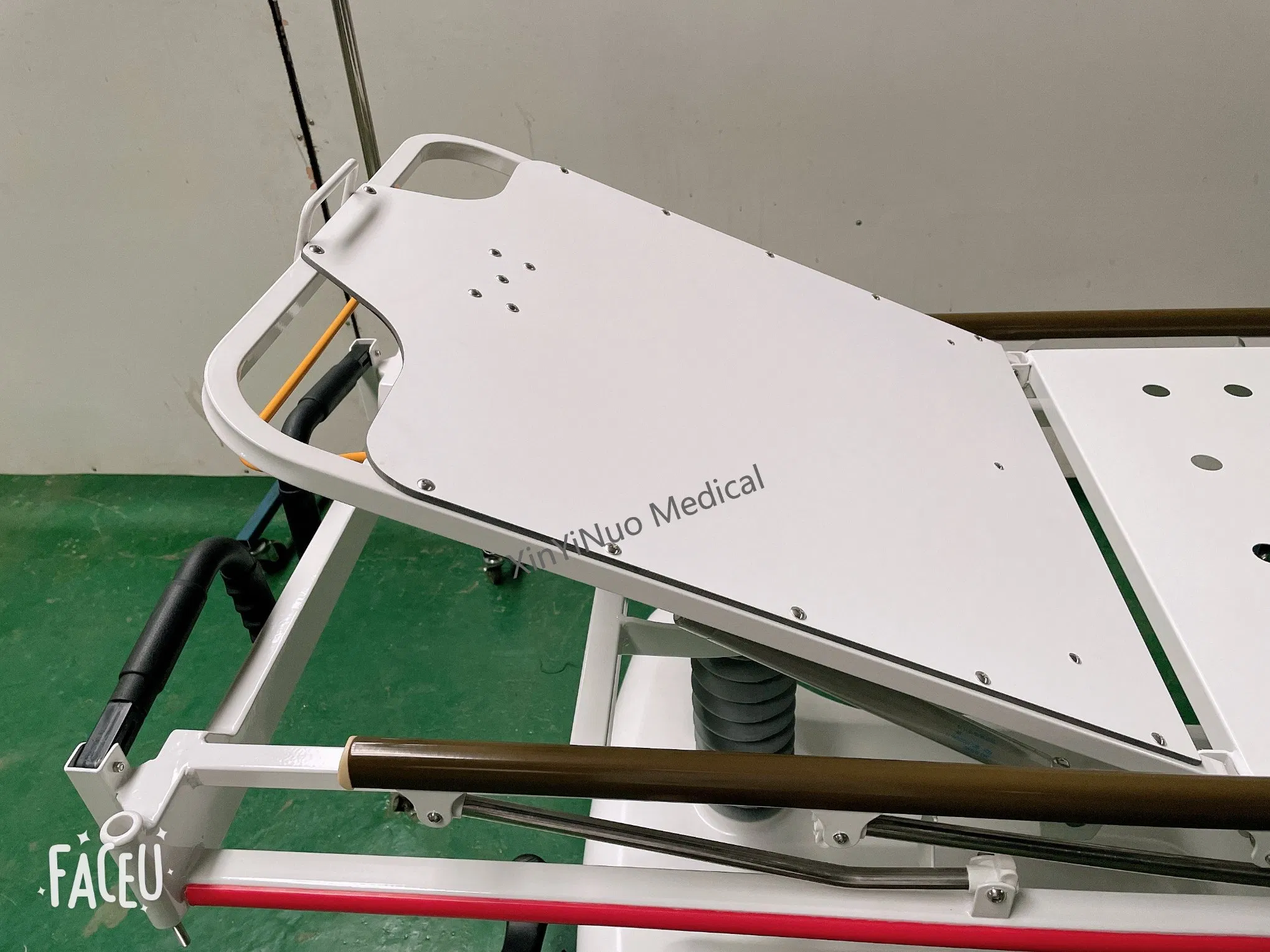 Medical Emergency Patient Stretcher Trolley Height Adjustable Medical Hydraulic Stretcher Bed