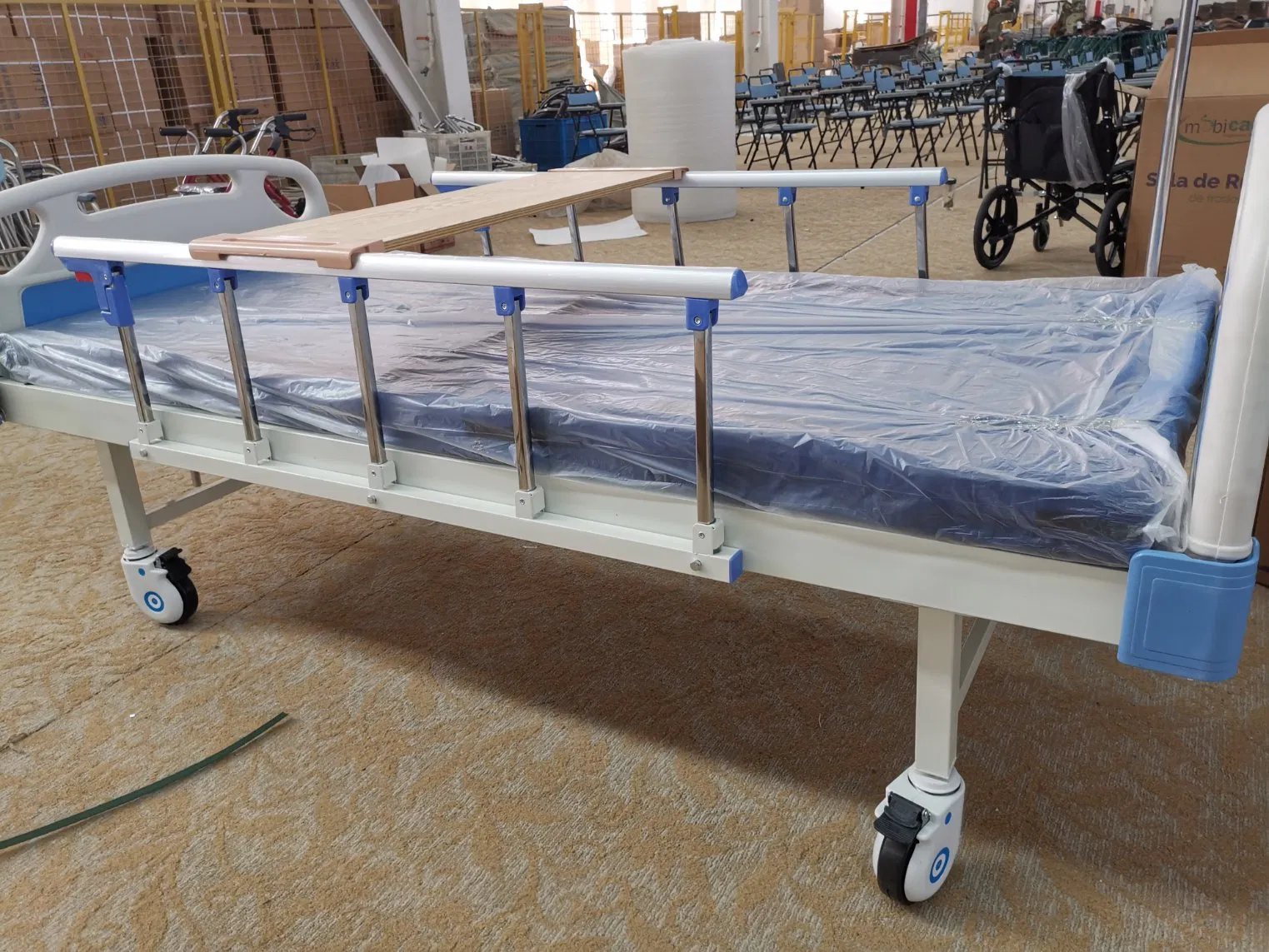 Manual ICU Sickbed Multi-Functional Adjustable Medical Bed Elderly Patient Home Care 2 Function Nursing Bed Electric Hospital Bed