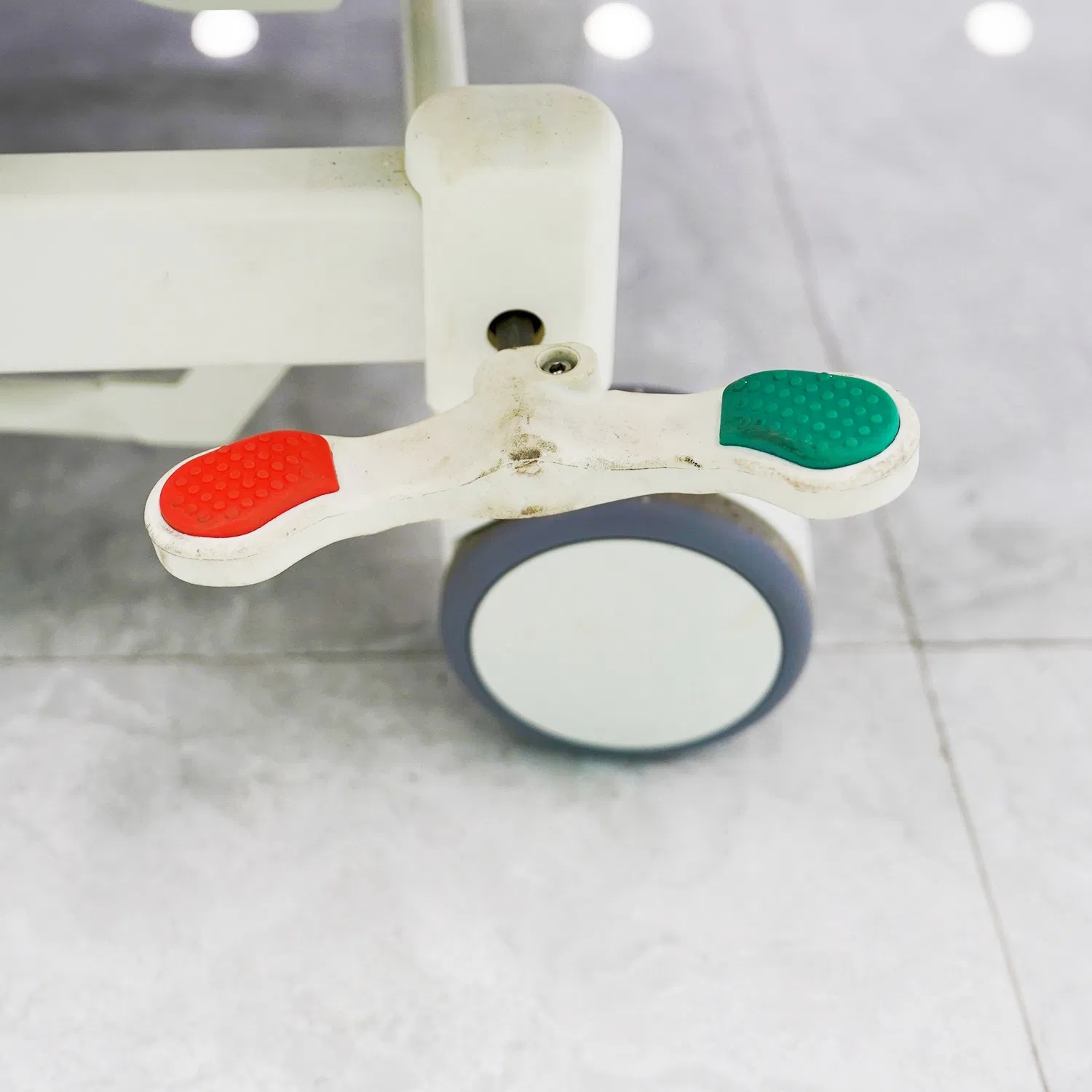 Innovative Integrated Delivery Bed with Advanced Safety Features Hospital Beds