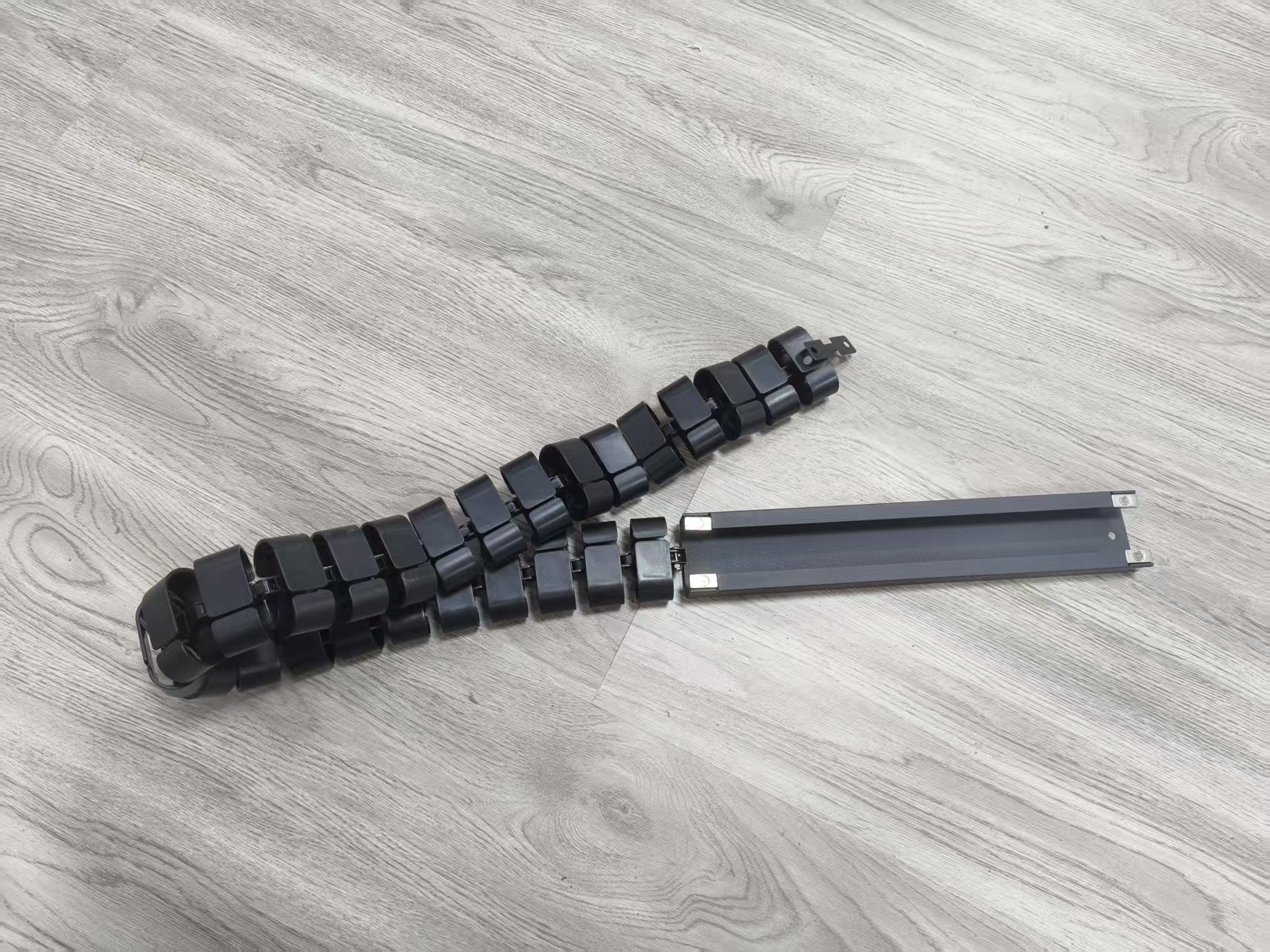 Office Furniture Parts tank Chain for Office and Home Furniture Parts Cable Management desk space parts