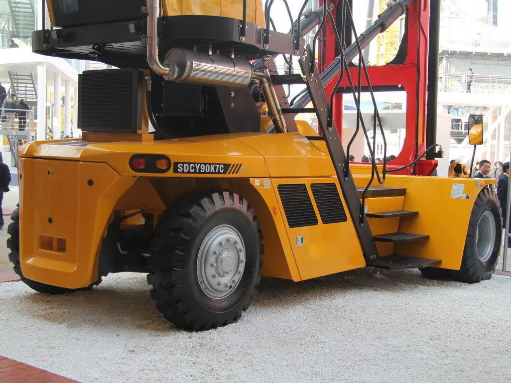 Container Handler Side View