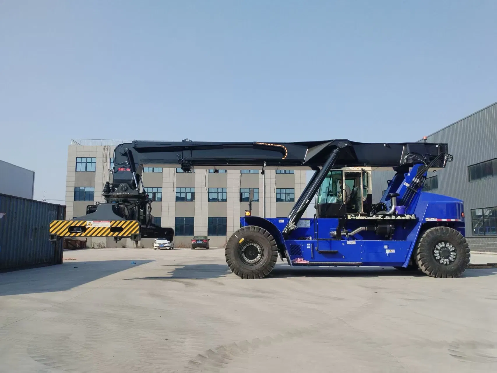 45t Container Forklift Reach Stacker with Cummins Engine