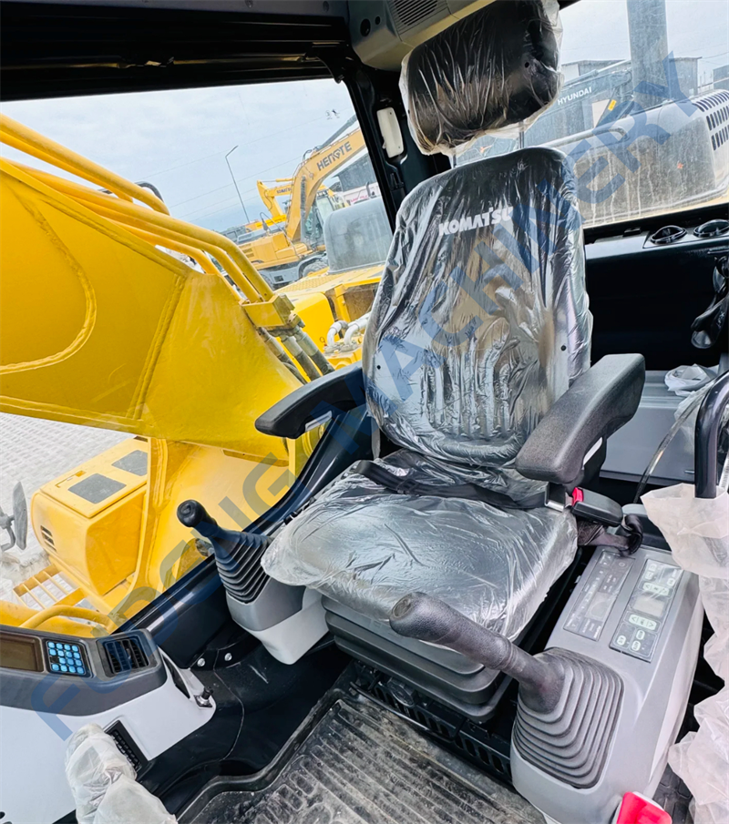 PC300 Excavator Display 1