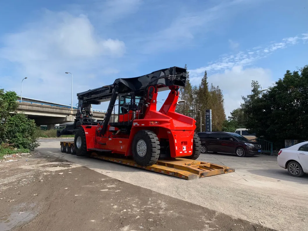 Reach Stacker View 5