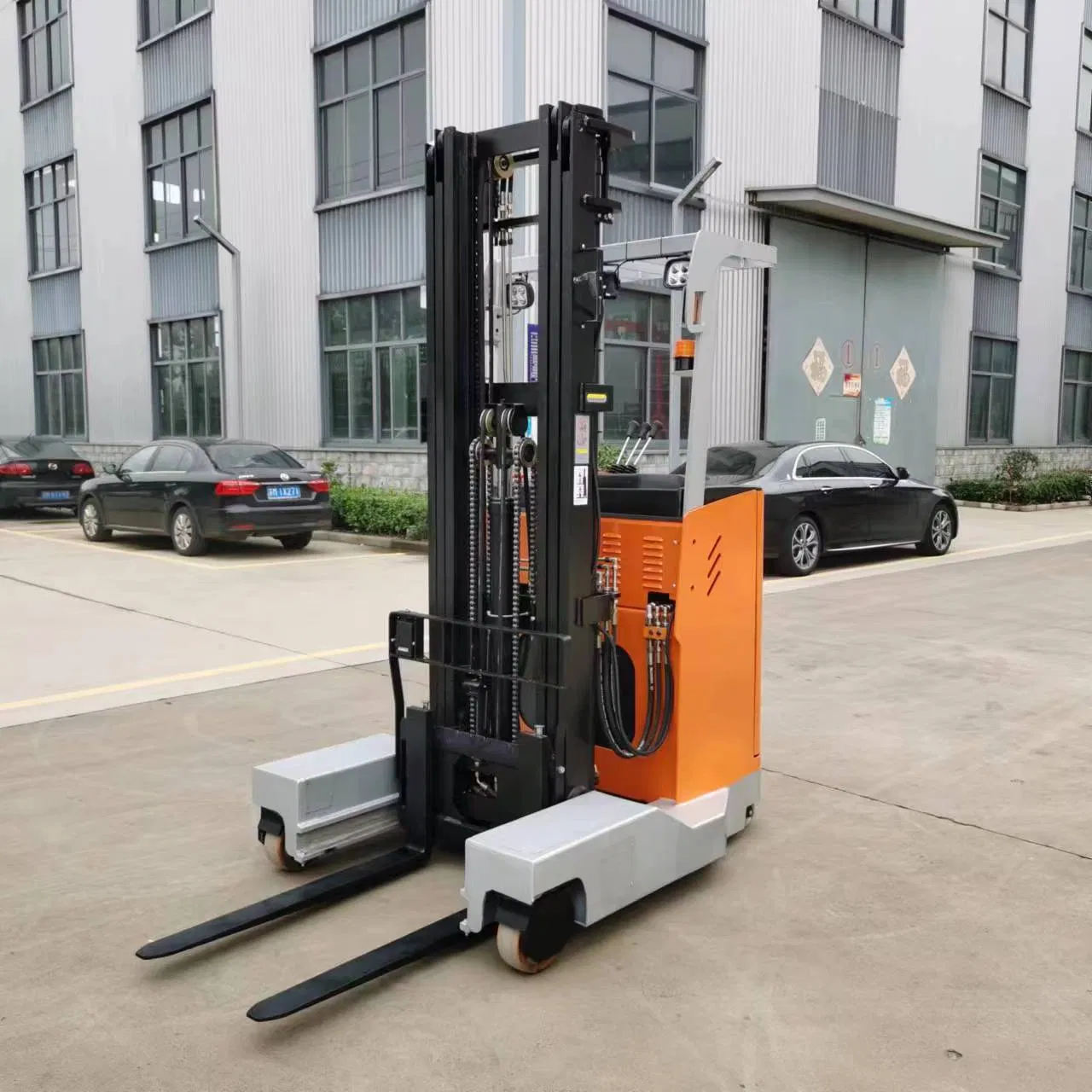 All-Rounder for Combined Indoor and Outdoor Use Multi-Directional Forklift Multidirectional Sideloader Forklift 4WD Electric Forklift