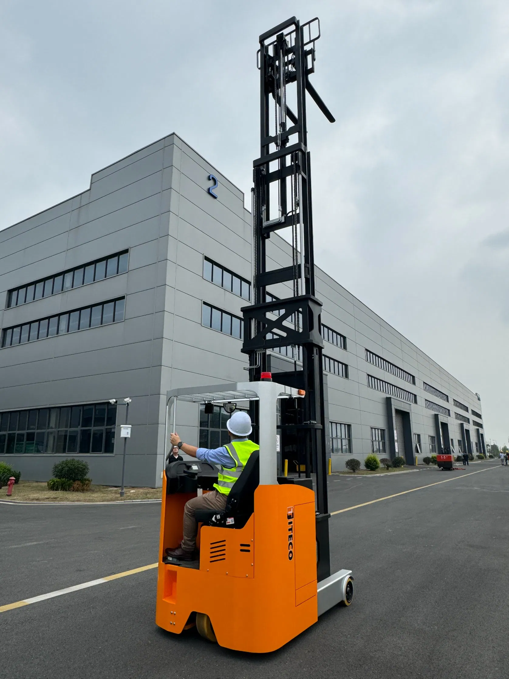 Titeco 1.5ton-3ton Reach Forklift Truck 3m-13.5m Lifting Height 48V Curtis Controller Li-ion Battery Pallet Stacker Order Picker Sideloader Reach Truck Forklift