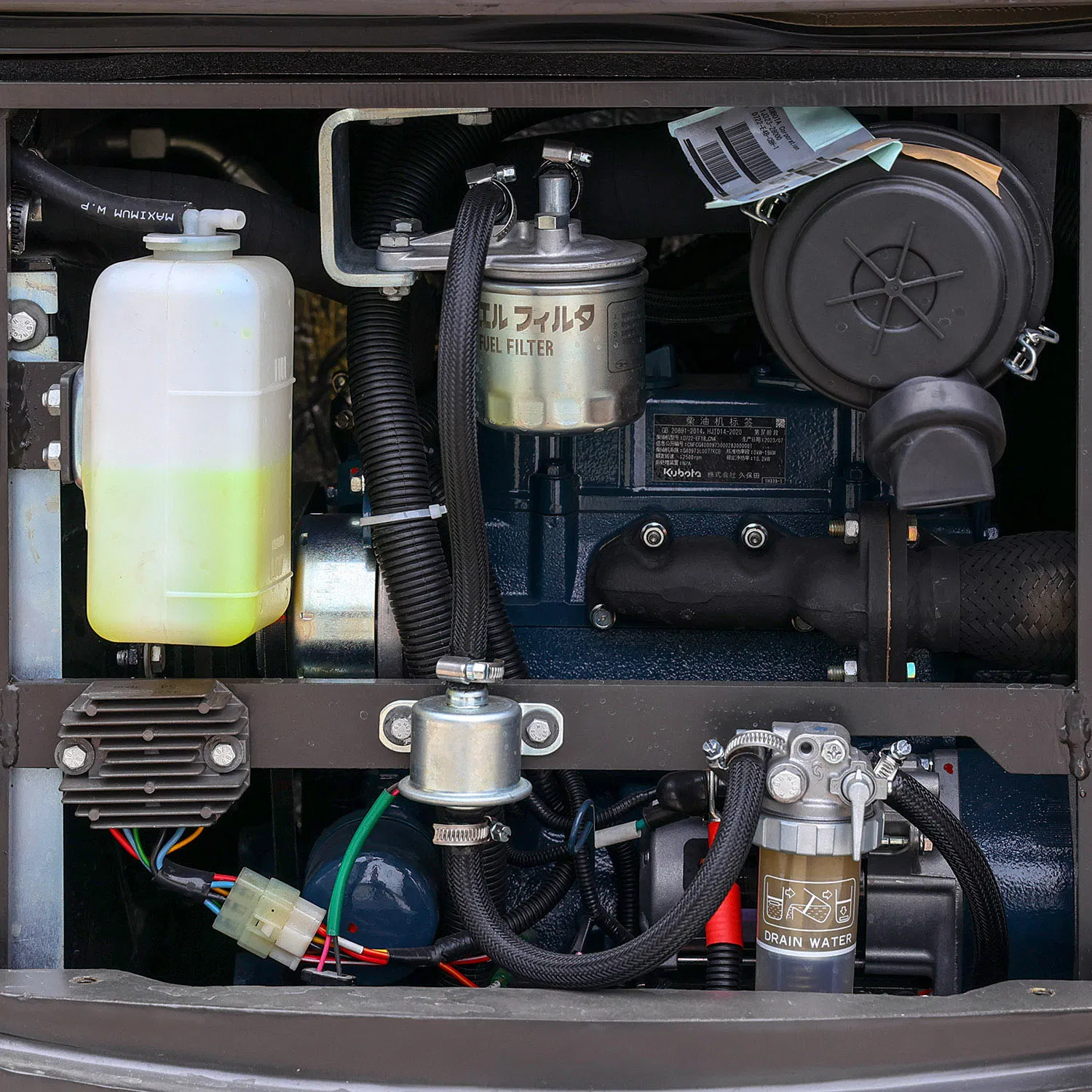 Low Emission Euro5 Standard Advanced Diesel Engine Hydraulic Operation 1.8 Ton Mini Excavator for Indoor Demolition Work